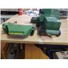 Image 4 : TWO JOHN DEERE PIECES