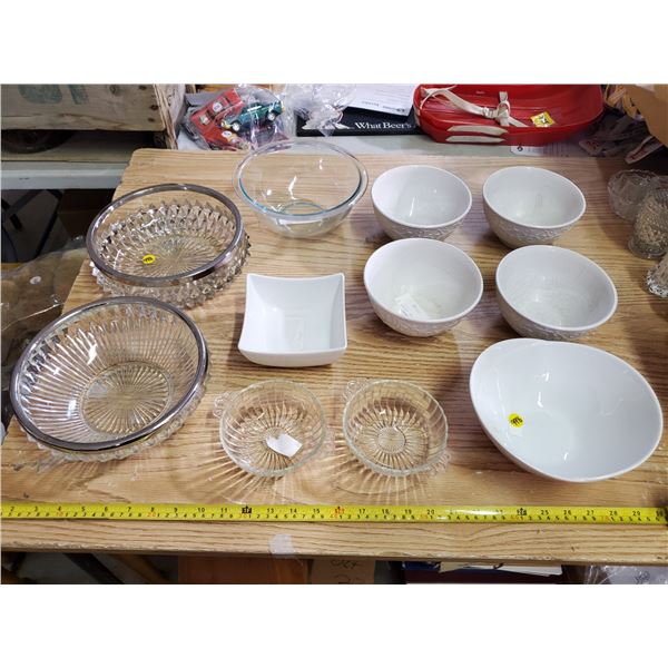 LOT OF GLASS BOWLS