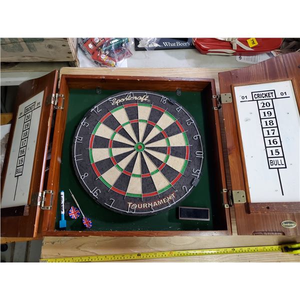 DARTBOARD IN WOODEN CASE