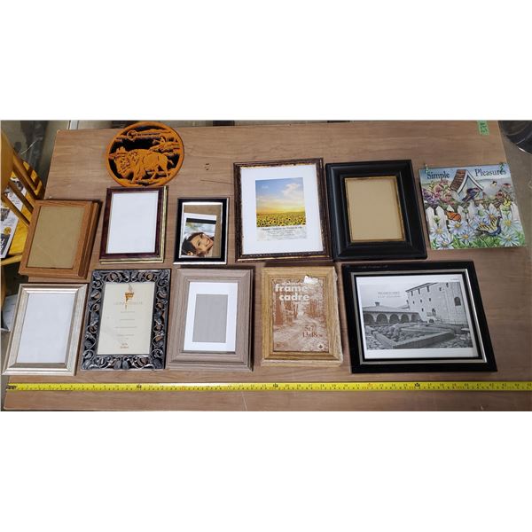 LOT OF PICTURE FRAMES