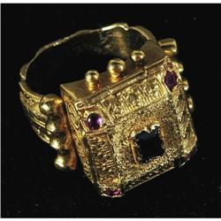 1 MAGGIE HAYES 18K GOLD RING with pill box CO