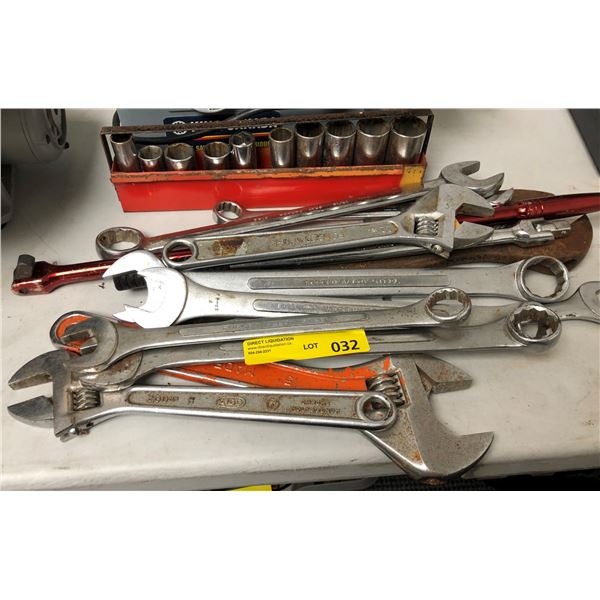 Group of wrenches/ sockets etc. - multiple brands