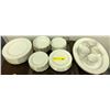 Image 1 : Dinnerware Set 8 pieces
