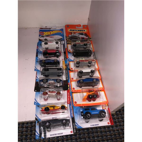 Group of approx. 15 Hot Wheels & Matchbox die-cast - Volkswagen Beetle/ 1921 Ford Bronco etc.
