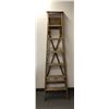 Image 1 : Wooden step ladder - 7ft high