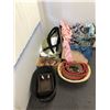 Image 2 : Group of wicker baskets/ 2 boxes of set dec clothing & sheets