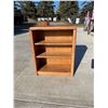 Image 1 : SMALL WOODEN BOOKSHELF