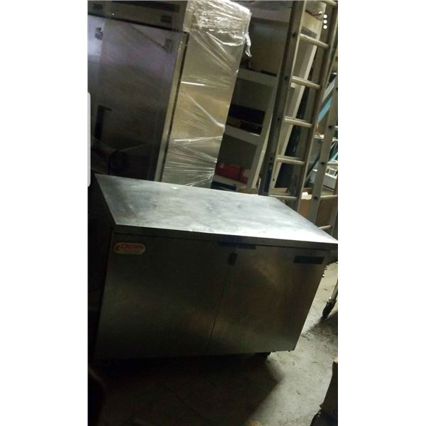 True double worktop door cooler