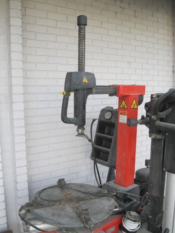 Tire Changer Made In Italy Model EEWH311A