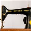 Image 15 : Vintage Singer Sewing Machine and Sewing Table, AJ663970