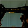 Image 16 : Vintage Singer Sewing Machine and Sewing Table, AJ663970
