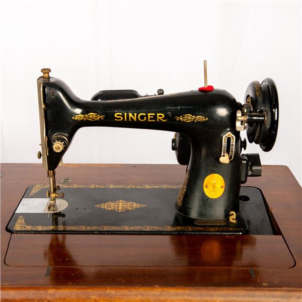 Vintage Singer Sewing Machine and Sewing Table, AJ663970