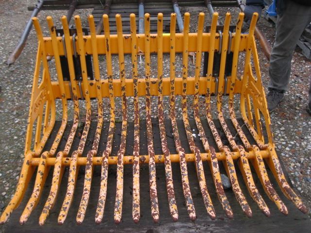 HEAVY DUTY FRONT END LOADER ROCK RAKE SCOOP/BUCKET