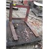 Image 1 : SET OF 3 POINT HITCH FORKS