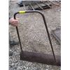 Image 1 : METAL PUSH SNOWSHOVEL