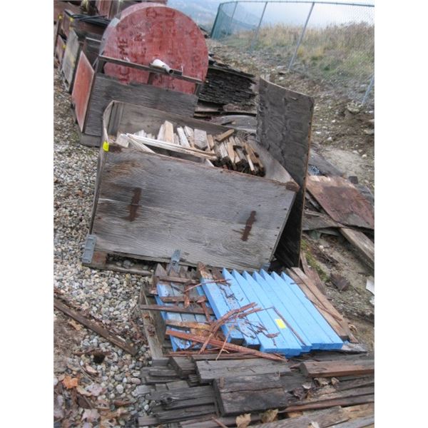 BIN OF STAKES & PART PALLET OF STAKES