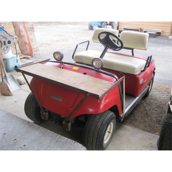 YAMAHA RED GOLF CART, GOOD RUNNING CONDITION, GAS POWERED