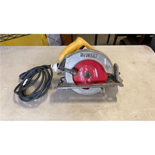 DEWALT CIRCULAR SAW - TESTED WORKING