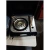 Image 3 : 2 PORTABLE CAMP STOVES AND HARDWARE ORGANIZER