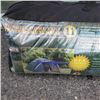 Image 2 : 11' X 11' X78" SCREEN HOUSE