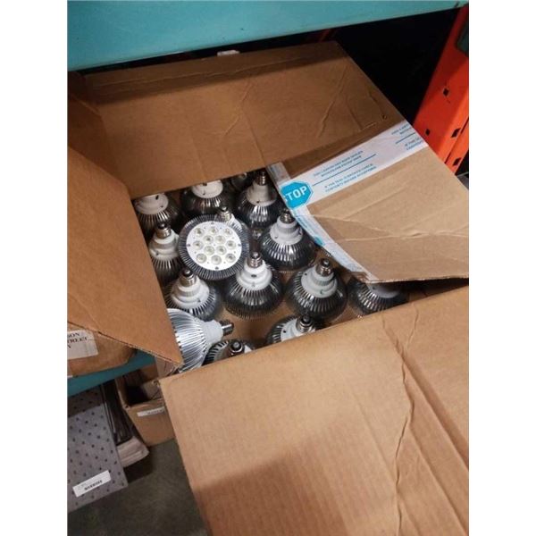 BOX OF LOTUS LED LIGHTBULBS MODEL LL12PAR38