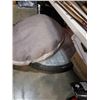 Image 1 : 2 LARGE CIRCULAR PET BEDS