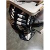Image 2 : VAUGHN VISION HOCKEY GOALIE LEG PADS