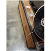 Image 4 : FOAM LINED 46" LONG BOX AND POWER FAN NO KNOB