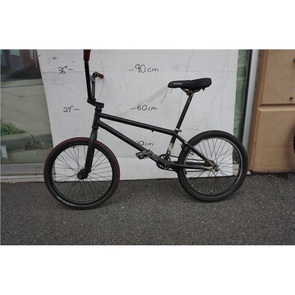 BLACK NO BRAND BMX BIKE