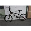Image 1 : BLACK MONGOOSE BIKE