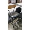 Image 2 : 3 CHAIRS