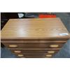 Image 2 : 5 DRAWER OAK FINISH CHEST OF DRAWERS