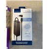 Image 2 : RETRACTABLE UNIVERSAL CHARGER AND INSIGNIA 90 WATT CHARGER