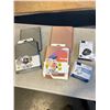 Image 1 : 4 NEW TABLET CASES, TABLET STAND, AND WIRELESS MOUSE
