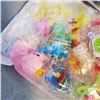 Image 3 : NEW VARIETY PACK FIDGIT TOY SET, POKEMON FIGURES AND WRISTBANDS