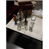 Image 1 : BOX OF COLLECTIBLES - GLASS GUN, 3 AVON COLLECTIBLES, ROCKWELL GLASSES, LOONEY TUNESGLASS, ETC
