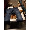Image 2 : NEW CORDUROY JACKET AND 4 NEW JEANS 30/32 (2),38/34,40/43