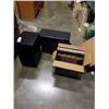 Image 1 : 3 POLK AUDIO SPEAKERS AND BOX OF RECORDS