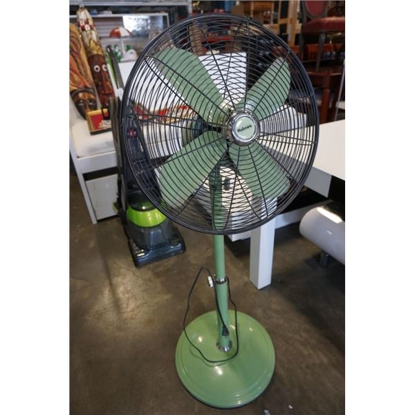 HOLMES RETRO STYLE GREEN FLOOR FAN