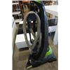 Image 3 : BISSELL PRO HEAT PREMIER PET CARPET CLEANER WORKING
