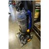 Image 2 : EUREKA BAGLESS VACUUM