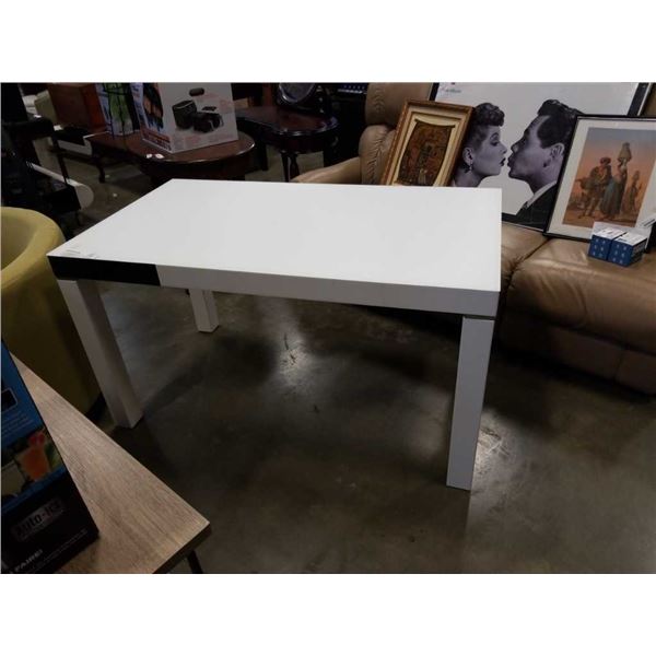 MONTANA MODERN WHITE DINING TABLE