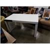 Image 1 : MONTANA MODERN WHITE DINING TABLE