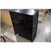 Image 10 : EASTERN BLACK LAQUER CABINET