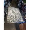 Image 1 : 5FT X 7FT AREA CARPET