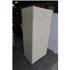 Image 2 : WHITE WARDROBE