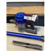 Image 2 : DYSON V7 ORIGIN CORDLESS VACUUM W/ ATTACHMENTS AND CHARGER - TESTED AND WORKING
