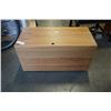 Image 1 : WOOD TRUNK WITH CONTENTS