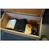Image 3 : WOOD TRUNK WITH CONTENTS
