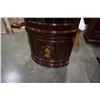 Image 3 : BOWED GLASS CORNER CABINET - NO KEY, SKELETON KEY REQUIRED